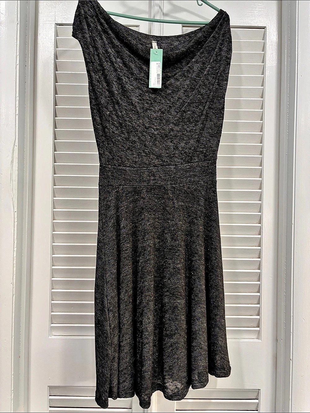 Gilli Sleeveless Cowl Neck Midi Dress in Black & Gray with Gold Flecks Size Medi